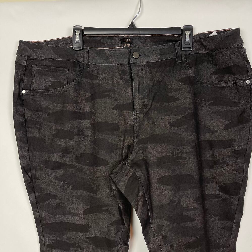 G.I.L.I. Women Dual Stretch Denim Jeggings 28W PETITE Grey Black Camo Print NWOT - Picture 4 of 5